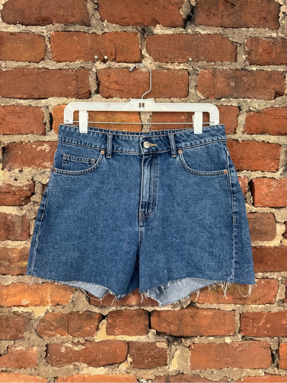 H&M Women’s Dark Blue High Rise Denim Shorts with Raw Hem (97% Cotton)